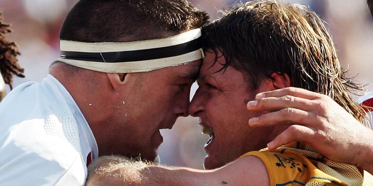 EnglandRugby's tweet photo. Two hours and counting...⏰

#ENGvAUS #carrythemhome http://t.co/cUq2LEeFDL