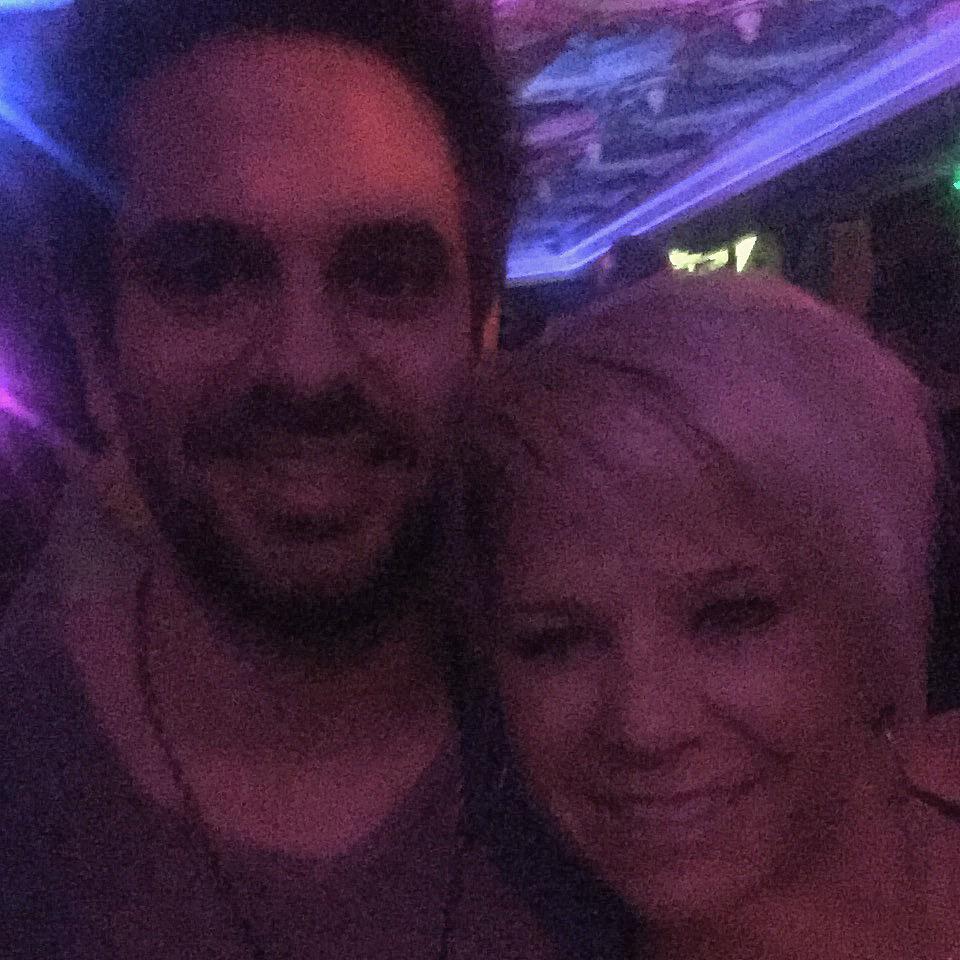Julisk8Juli's tweet photo. Nice to meet u @ThomasRhett #RT91Harvest ❤️❤️❤️‼️ http://t.co/W5L1ovHAfn