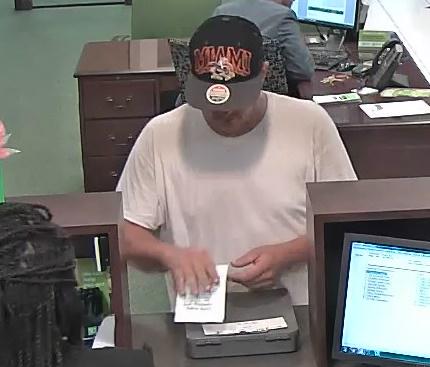 FBI searching for bank robber believed to have hit 2 Coral Springs banks in 2 days local10.com/news/man-belie… http://t.co/jKJnlrDQSH