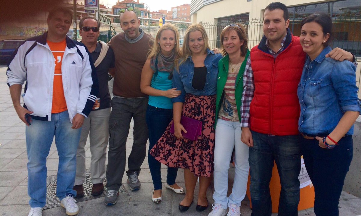 vsanmcs's tweet photo. Gracias a los Vallecanos x su generosidad y a compañeros de #CsVillaVallecas,#CsMoratalaz,#CsFuencarral,#CsRetiro http://t.co/BJHqnRFK7q