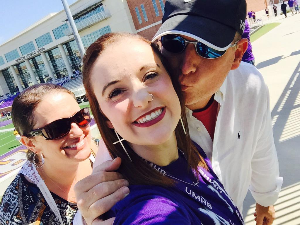 laurenhaley97's tweet photo. #familyweekend2015 #gocru ❤️ http://t.co/7pZwFOCphC