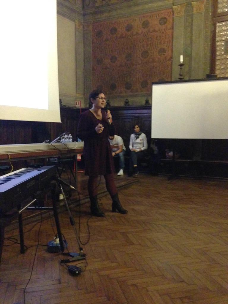 eugeniogallina's tweet photo. Per Maria Rosaria Scelsi l'interazione può essere anche performance visiva #meanight #supernovabrescia http://t.co/J4XIuFvDHb