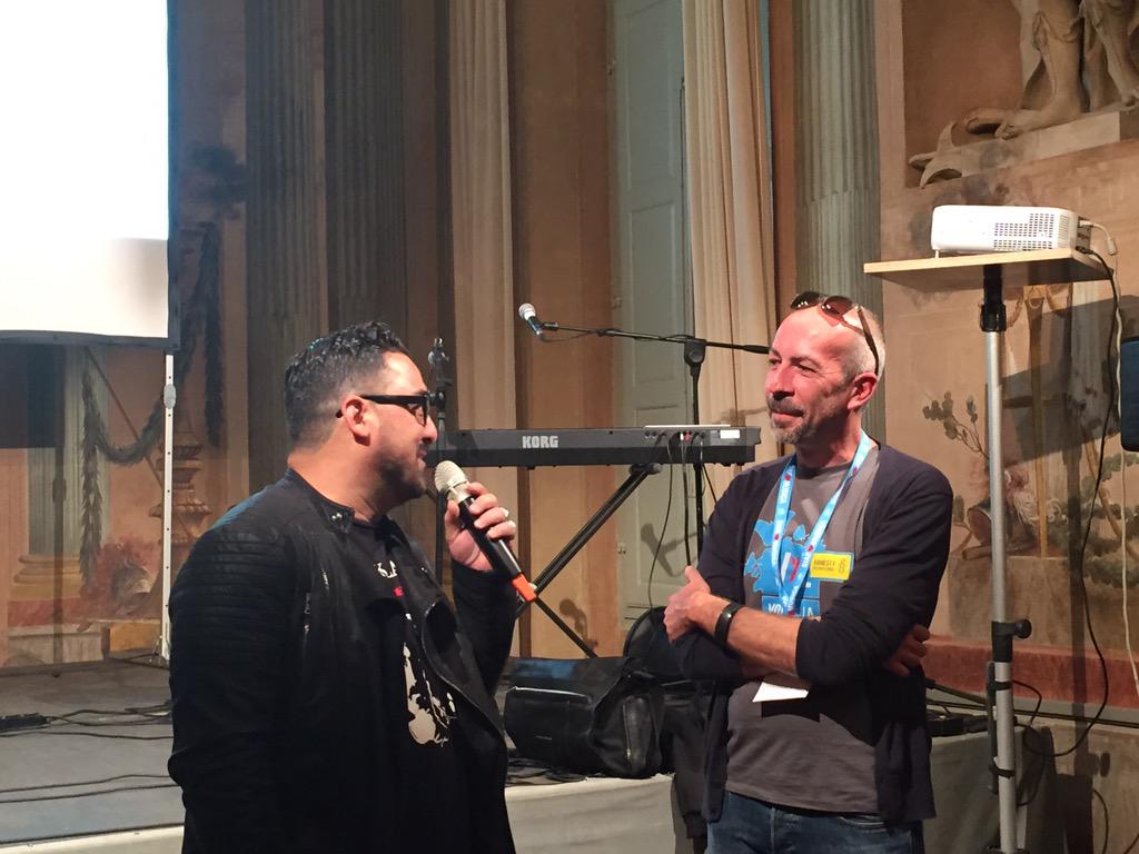 SIAE_Official's tweet photo. "@amnestyitalia aiuta i musicisti a capire il senso della musica" è il commento di @RoyPaci a #nuovoMEI2015 http://t.co/9BOurLfaWr