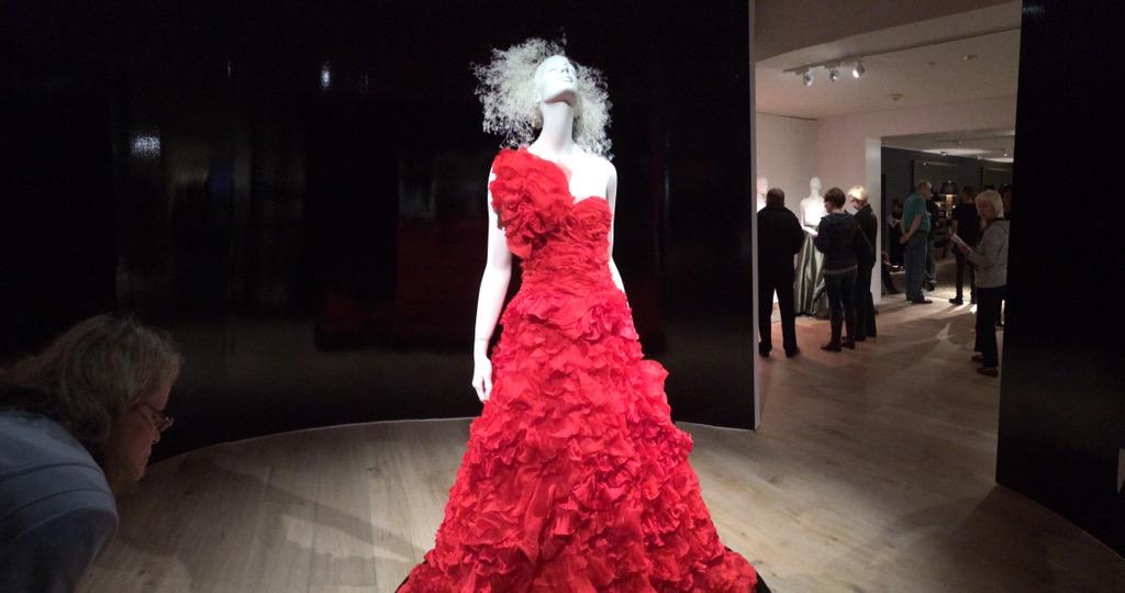 SCADdotedu's tweet photo. Have some one on one time with #ODLR and the dress worn by @Beyonce @SCADFASH. #SCADFASH #SCADODLR http://t.co/PjRVUBgLb9