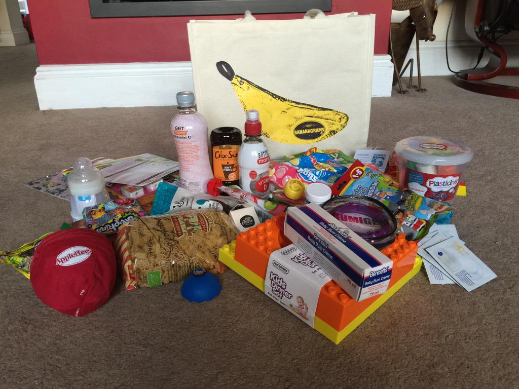 anyaharris01's tweet photo. Wow what a goody bag with a  science kit already nabbed by the boys. Thank you @TiredmummyofTwo #blogonwin #winsci :) http://t.co/GLocEKs9H4