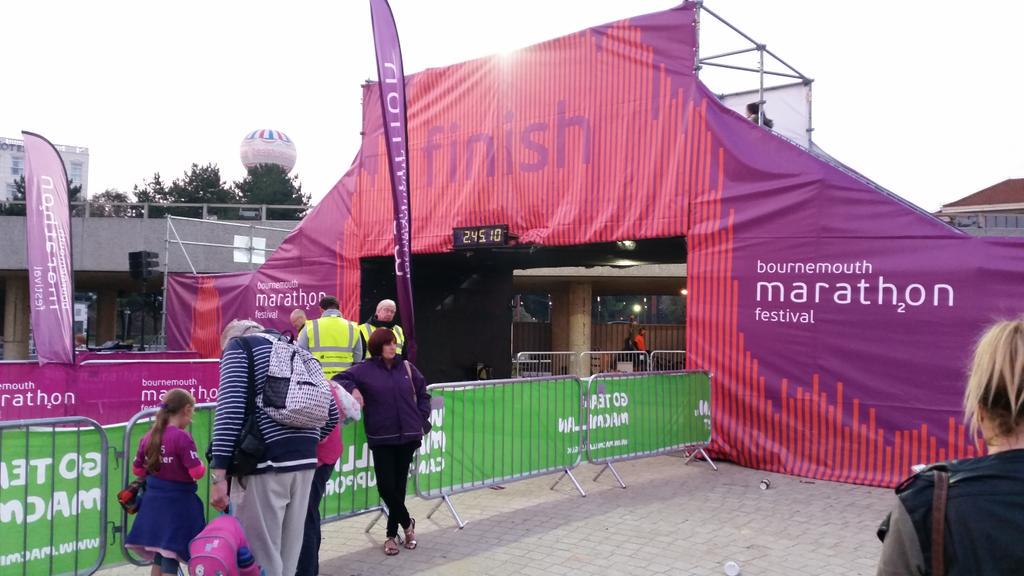 bmthbeach's tweet photo. @JennaLucas81 Good Luck X http://t.co/qdE69jG7Oe