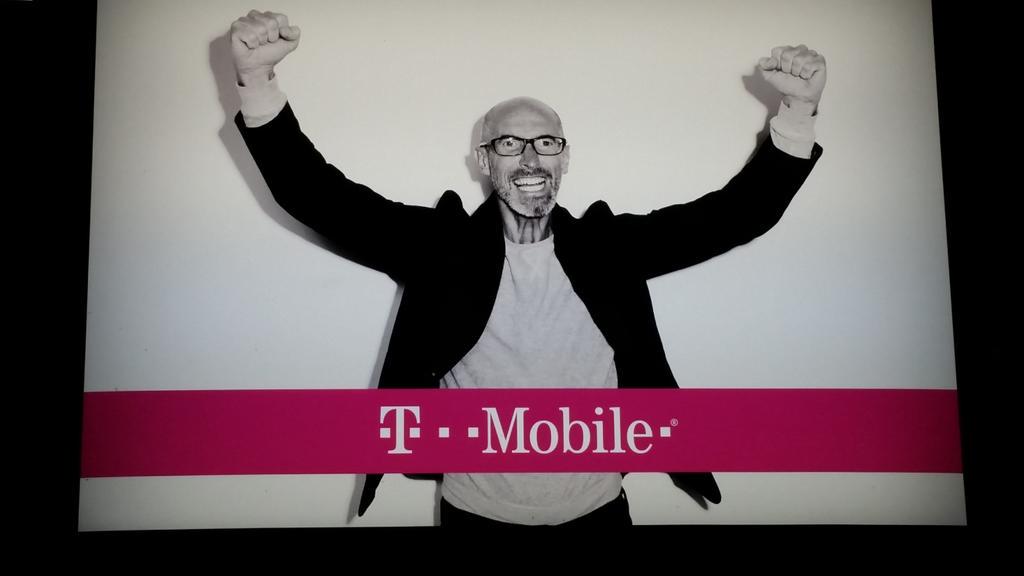 MusicAdamT's tweet image. &quot;Who has two thumbs and no identity anymore?&quot; #tmobilehack
