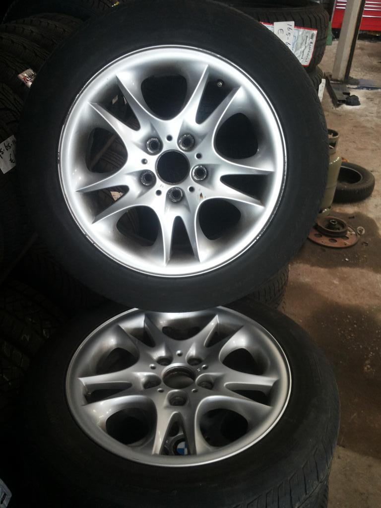 4 bmw velgen met banden te koop.....past ook onder vw transporter