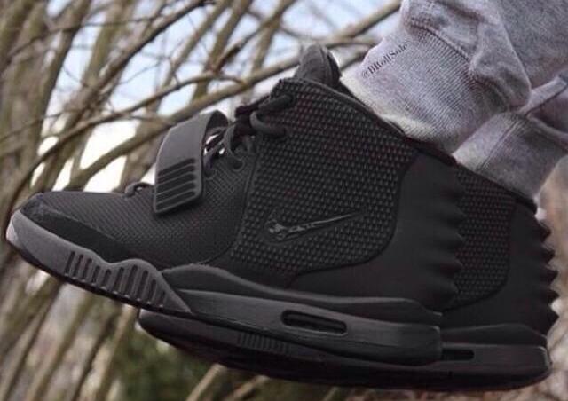 SneakerPics23's tweet photo. Blackout Custom Yeezy 2's http://t.co/wwJeitbkzR