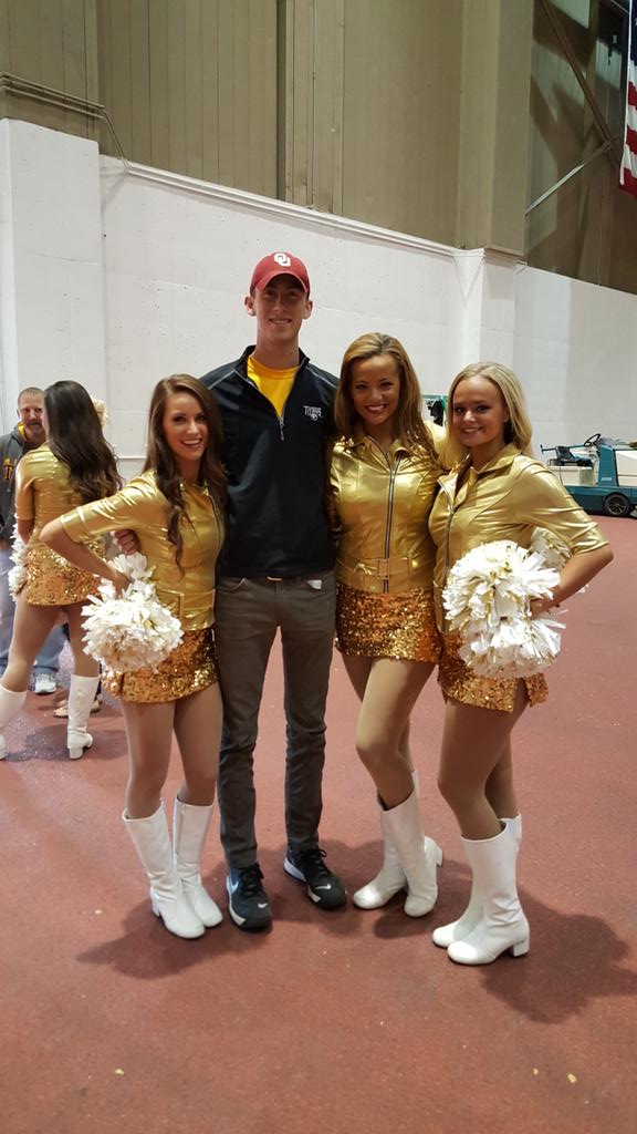 Philip_Schaffer's tweet photo. Sorry Betty White, but I have a new favorite golden girl #ontheleft #Mizzou @MizGoldenGirls http://t.co/ipbkTOOj7a