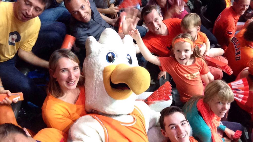 LET'S GO ORANGE #voorelkaar