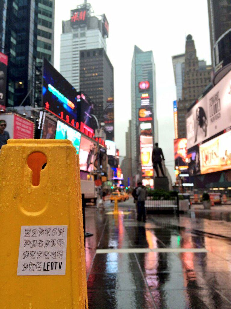 LFdTV's tweet photo. #LFdTVontheroad New York City. http://t.co/ebFGd2aIGB