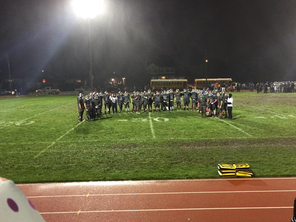 SammieAlburez's tweet photo. I'm so proud of themโค๏ธ cutest group of guys I've ever seen take the field as brothers๐ #DPVF http://t.co/xV2dC5k9Yt