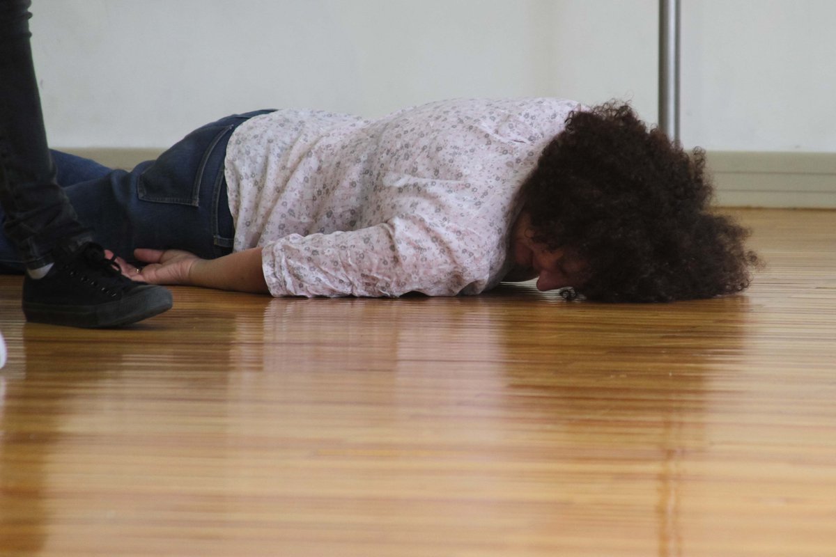 estoestodo_'s tweet photo. #FAAC2015 Imágenes del Taller de Nieves Correa y Abel Loureda dictándose en la Facultad de Artes de la U. de Cuenca. http://t.co/4Oq8CM1eTG