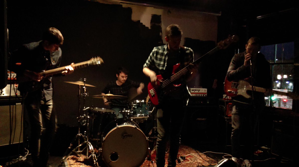 massa_confusa's tweet photo. @ZeeroxBand @oldprides @PMAKINGNOISES @thedogandparrot @HeartRockLive http://t.co/jELmtT7r19