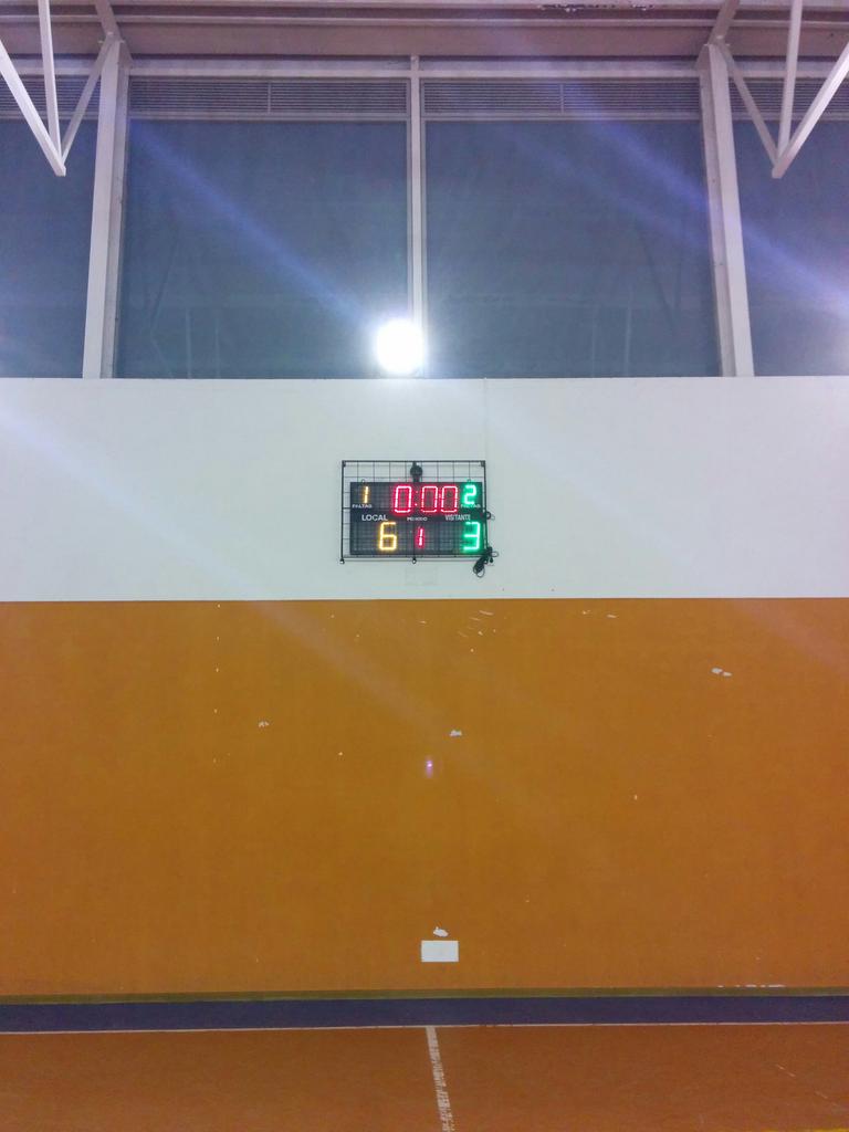 maria__lage's tweet photo. 3 ptos q qdan na casa, 1 victoria da tempada, tivemos q esperar o 3 partido p x fin chegou, vamosss @CastroverdeFS http://t.co/OdbbSACAy3