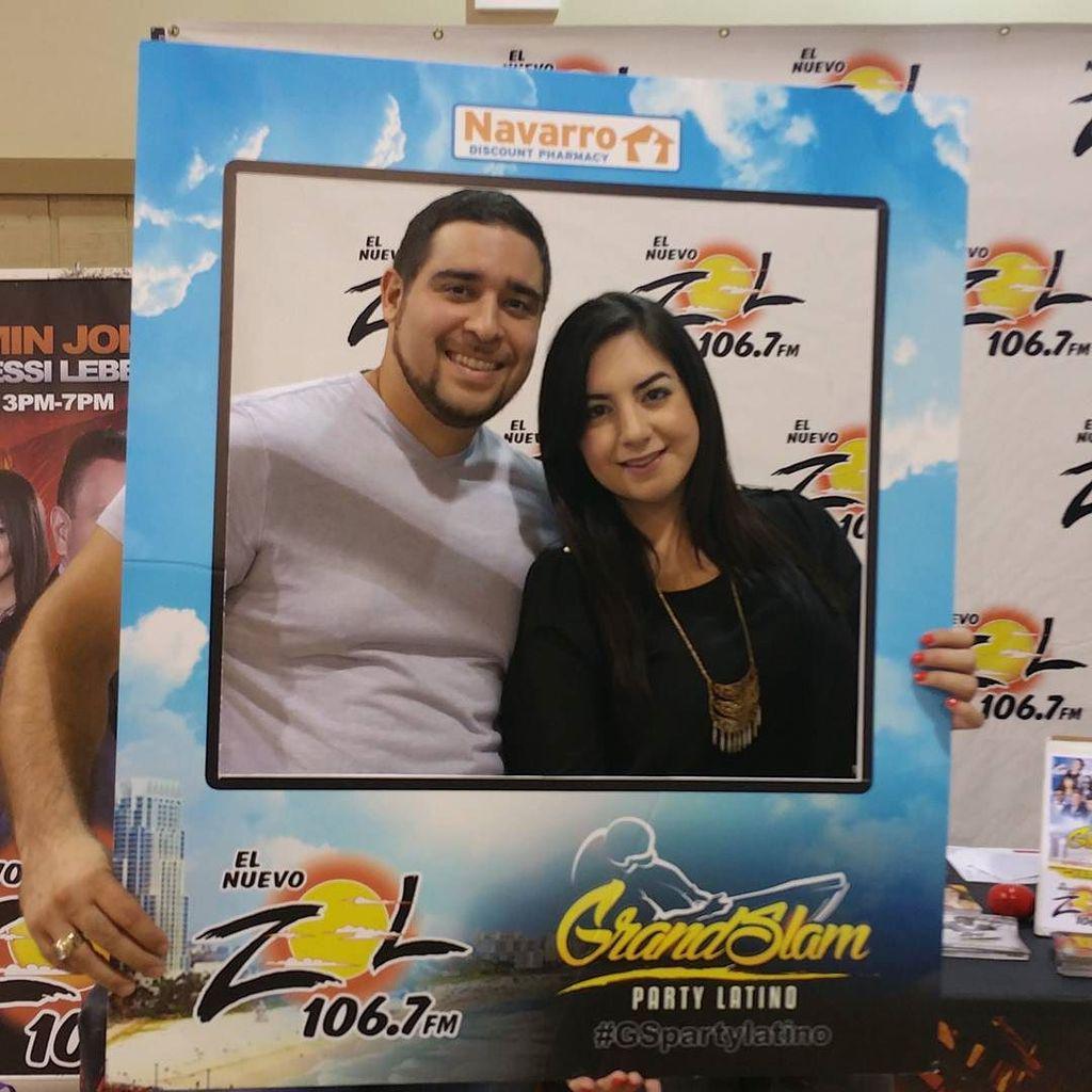 elzol1067fm's tweet photo. #MiamiFamilyEvent #GSPartylatino #GrandSlam2015 #elzol1067fm #lacapitanzol @pocahontas1067 http://t.co/xxllZ0F8hQ http://t.co/mHshEZiVJA