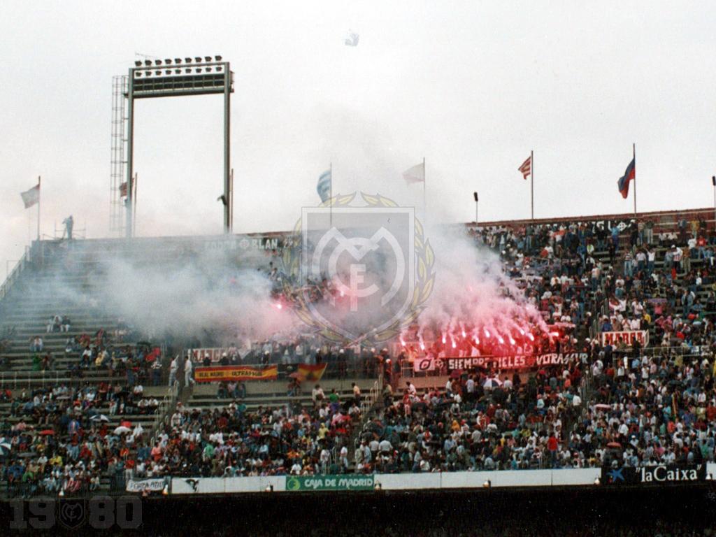FondoSur_1980's tweet photo. Aquel 0-3 de Junio del 91. #QueVuelvaFondoSur http://t.co/9Oek3XEJss