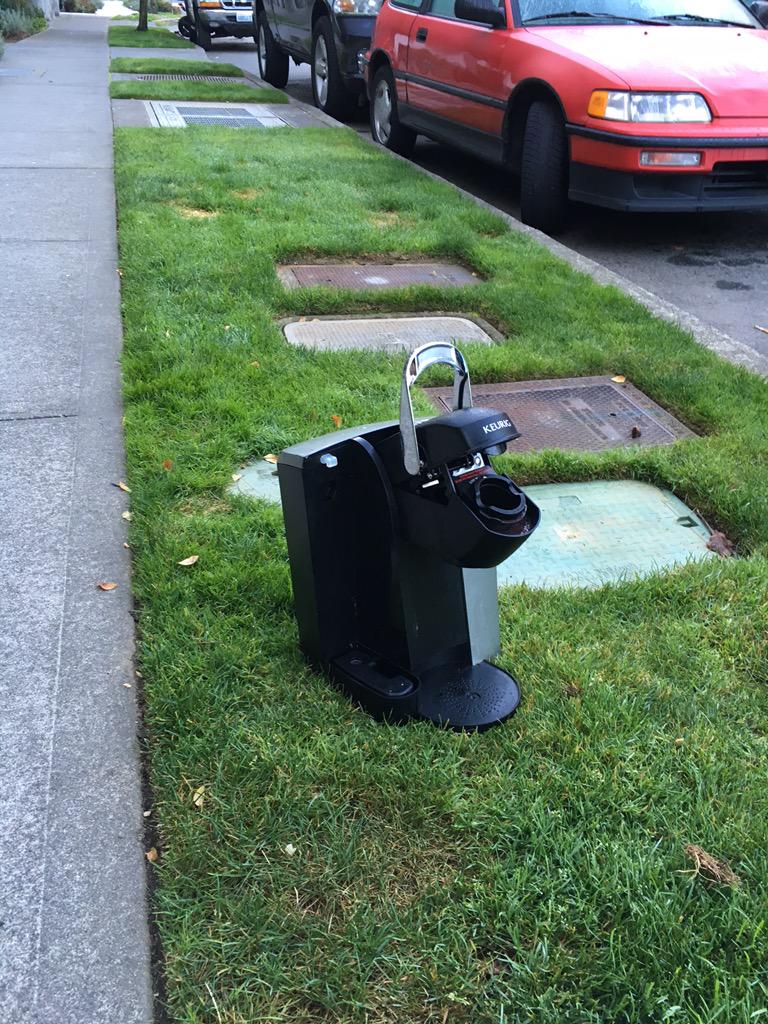 smcinnis's tweet photo. Seattle graveyard http://t.co/yv8DqqOzIK