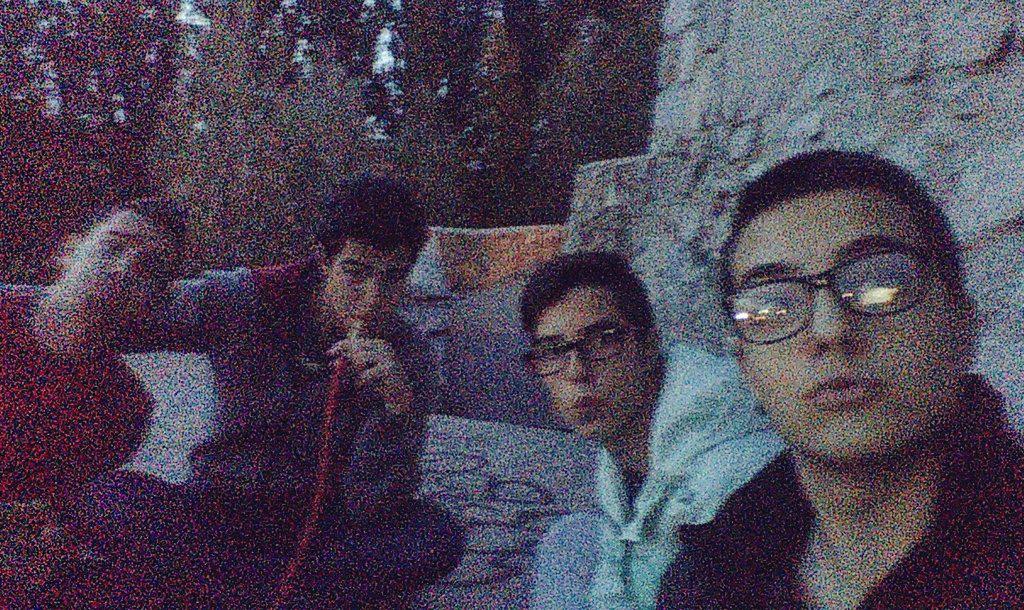 jony_tuu's tweet photo. Buena tarde con @andresara97, @djchispi2000 @eduvilla_97 πππ #cachimbeo #cerves #gossaera http://t.co/310u6UBQXe