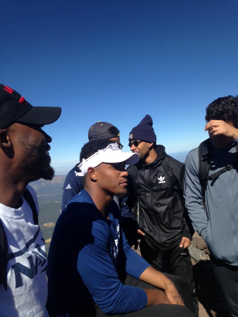 KennyNAU's tweet photo. Sprinters &amp; Hurdlers 5hr Hike up Mt. Humphries http://t.co/hKEXl3hBey