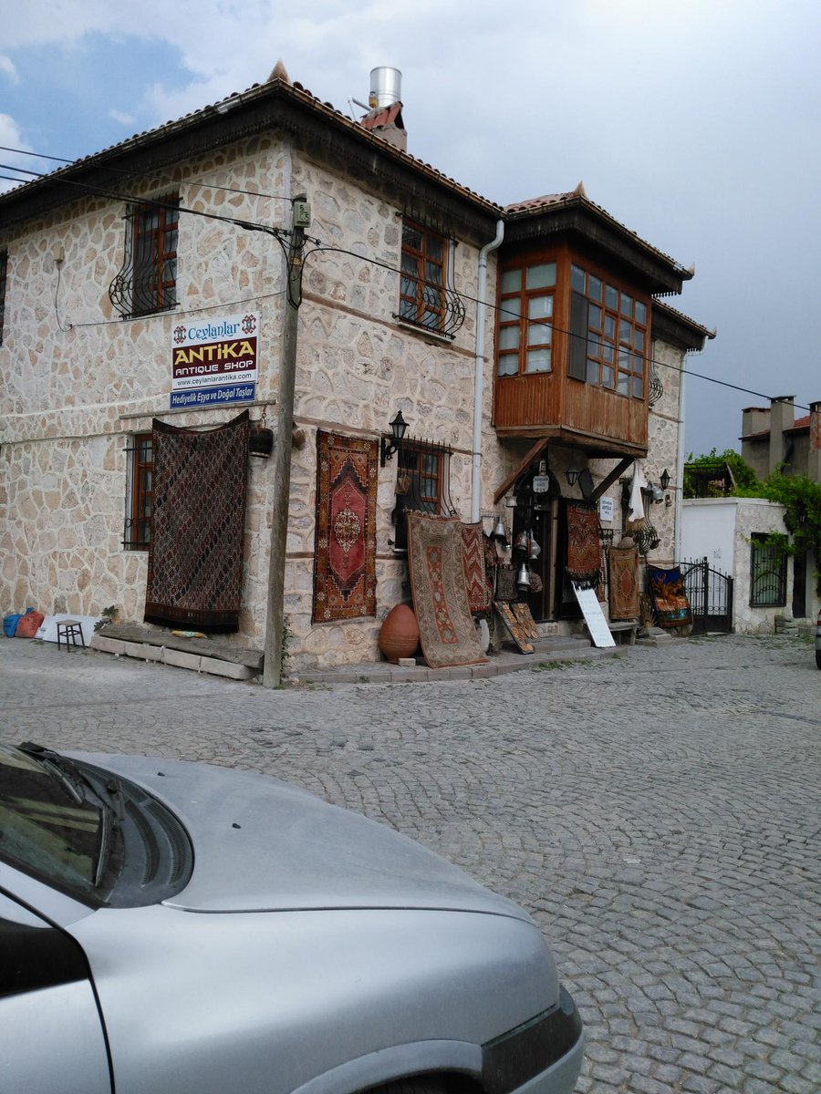 Beyşegirde bir antikaçı
