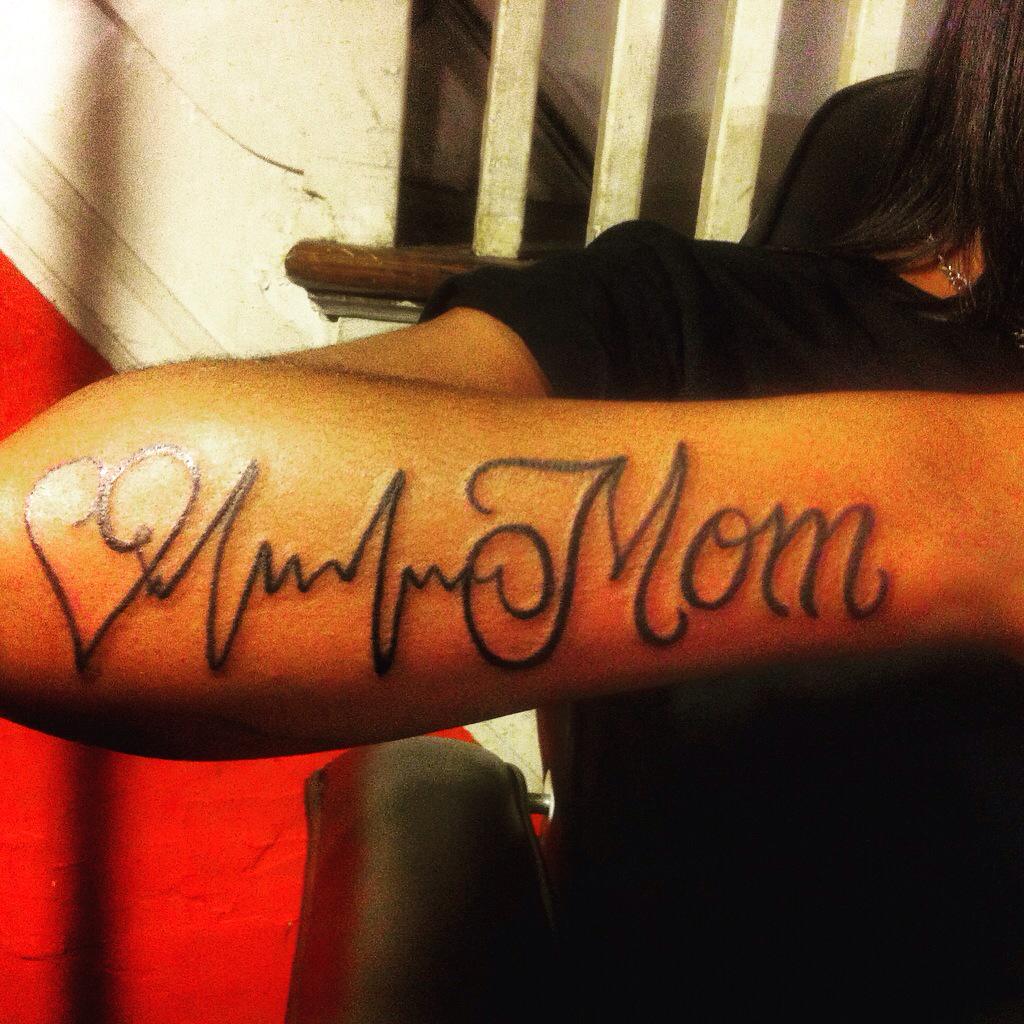 moneydafocusmar's tweet photo. #TattedIt mom 💉💯 come get tatted!!! http://t.co/iIfR1SK2Gz