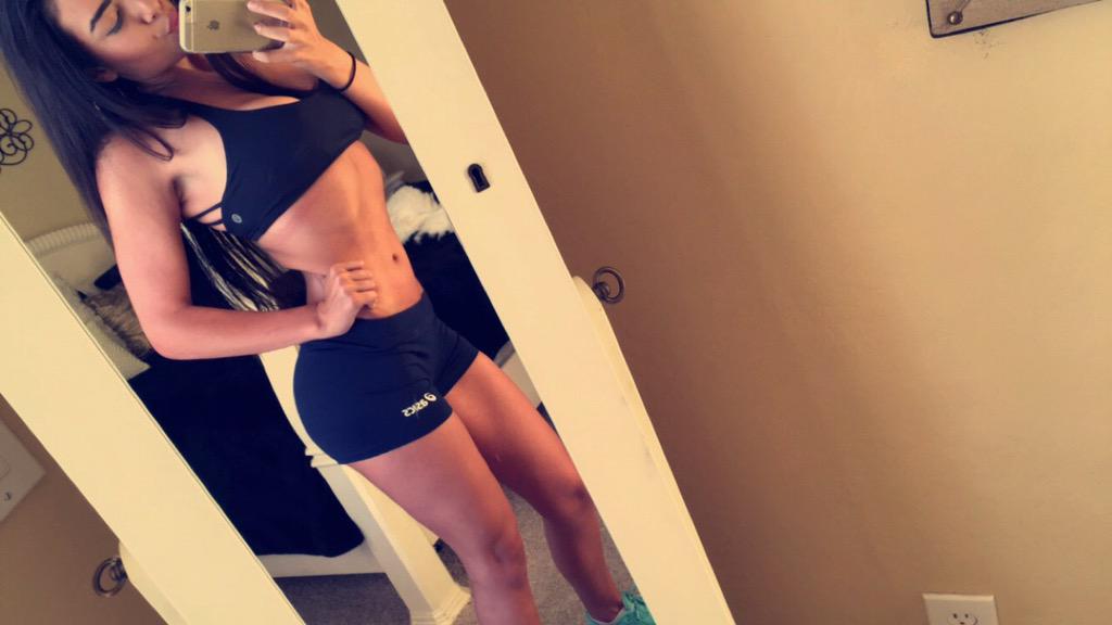 MorganRosenow's tweet photo. Learning to love my body even when I'm not super lean and it feels great #bulklife #toolpost #sorry☺️💪🏽 http://t.co/KWeUyD2BKJ