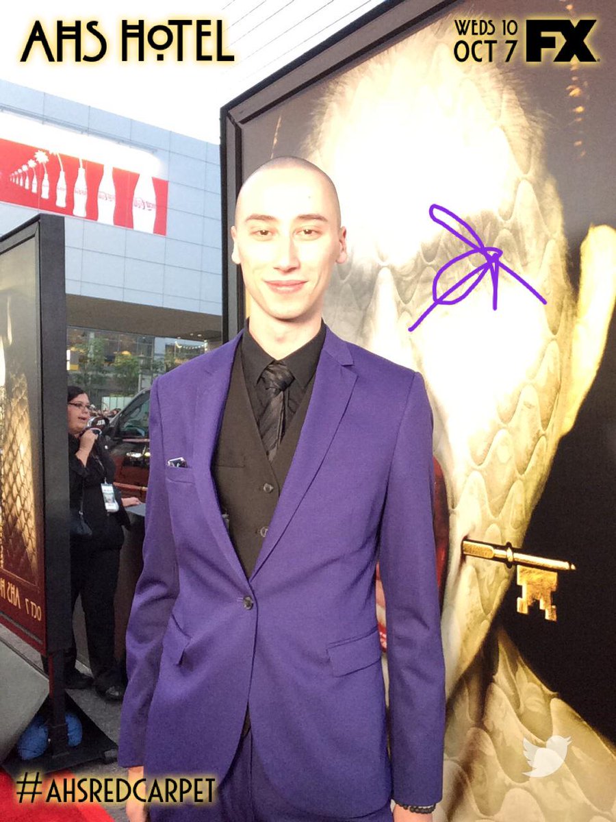 Live on the #AHSRedCarpet @monsteractor777