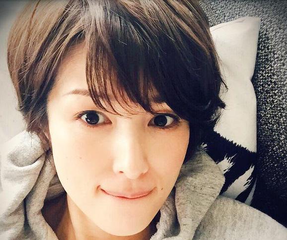 スキマ 公式ツイッター 吉瀬美智子の髪型 ショートレイヤー ４つのポイント 失敗しないためのオーダー方法やスタイリングのコツを紹介 Http T Co Tjn67dxmrq Http T Co Fknt9juagl Twitter