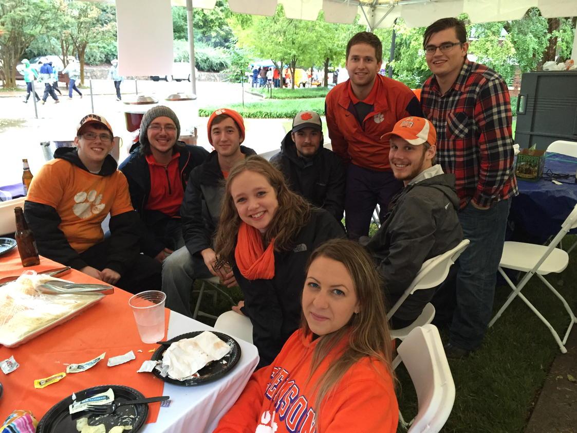 rhjones54's tweet photo. Clemson Spiro Ideas student club enjoying pre game and sharing innovative business models. http://t.co/buh8uds34T