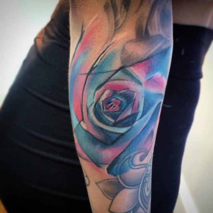 HellOnEarthTat's tweet photo. #hellonearthtattoostudio #kilsboy #kilstract #abstracttattoo #rosetattoos #teamquantum @Girlstattooed @Charley_Atwell http://t.co/SIUroGOsFt