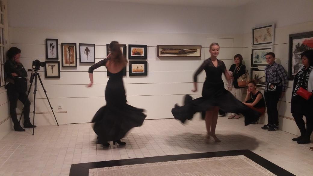 Rebeca_Seivane's tweet photo. Arte y danza en la #NBO15 Marcos Tamargo nunca defrauda. http://t.co/8Y2UqgPHMi