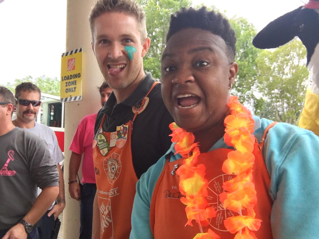 dejarnette22's tweet photo. #homedepot268#serviceevent#firesafetyevent http://t.co/RJ9Ndorq1V