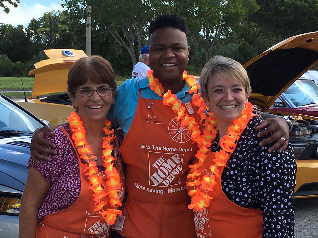 dejarnette22's tweet photo. #homedepot268#serviceevent#firesafetyevent http://t.co/RJ9Ndorq1V