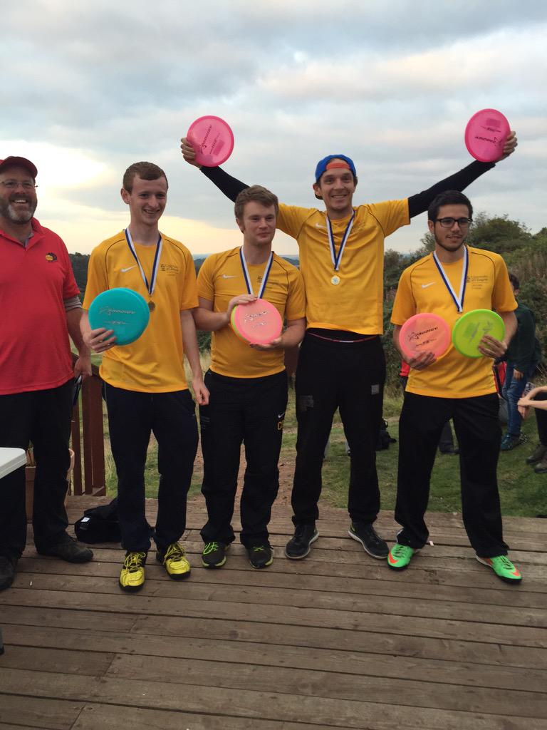 GUSAUltimate's tweet photo. Tried out disc golf today at UK uni champs teams placed 3,5,6 #GUSAresults #blackandgold #whoneedsballs #startaclub http://t.co/b7hHZ7f2aW