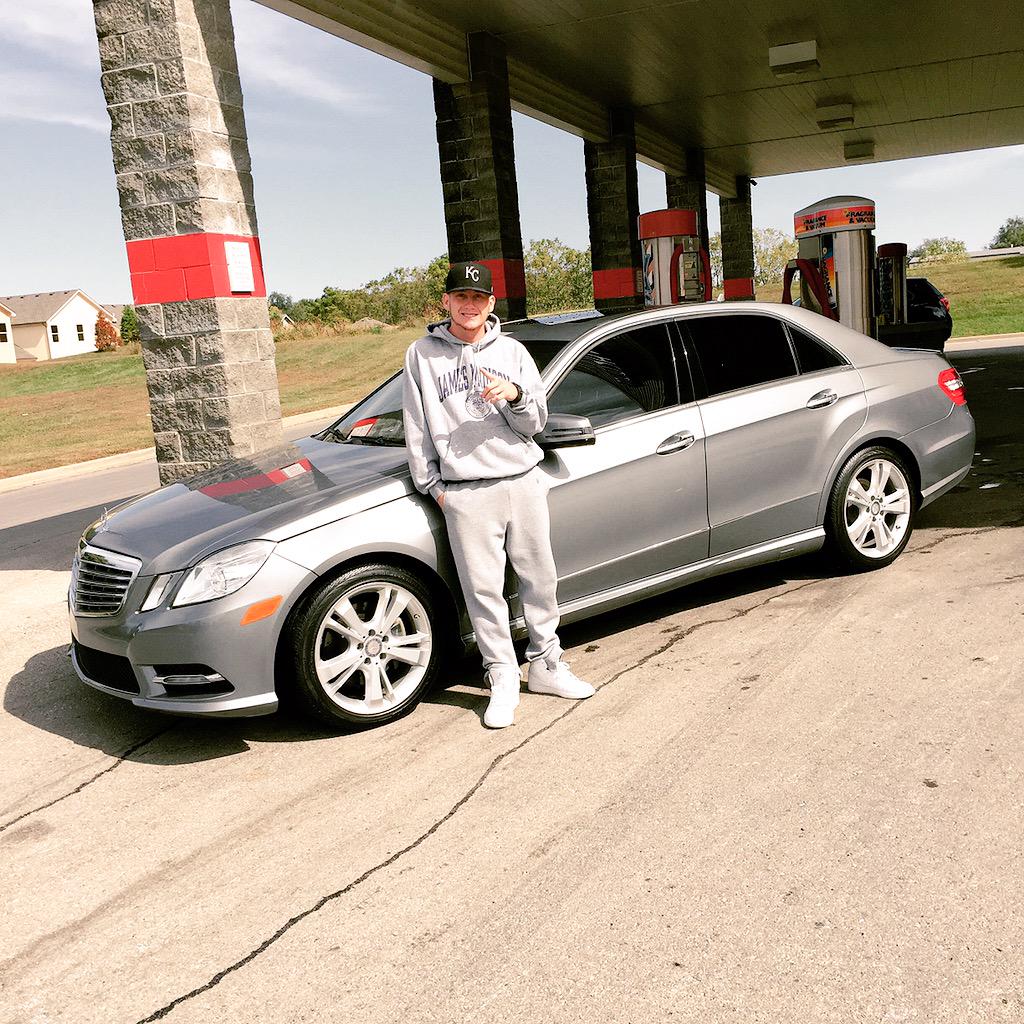 Travis_Lytle's tweet photo. Weekend whip #Mercedes #e350 #bloxstarzlifestyle #bloxstarz http://t.co/32EfsFLH2z