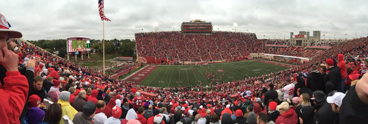 williambert3's tweet image. Please put Barrett in....