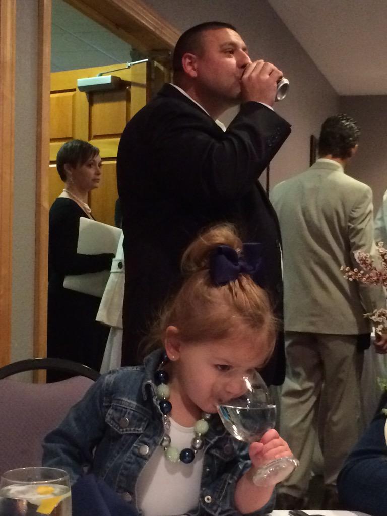 mollymattson's tweet photo. Like father Like Daughter #doinitwiththedenmans http://t.co/2vPnjLeU1l