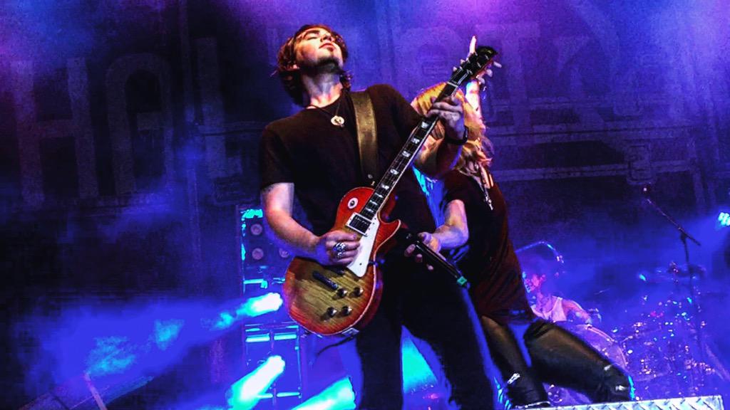 SabrinaHersom's tweet photo. @TheJoeStorm @LZZYHALE #liveinNJ #libralenz http://t.co/iJ1NT1JBQw