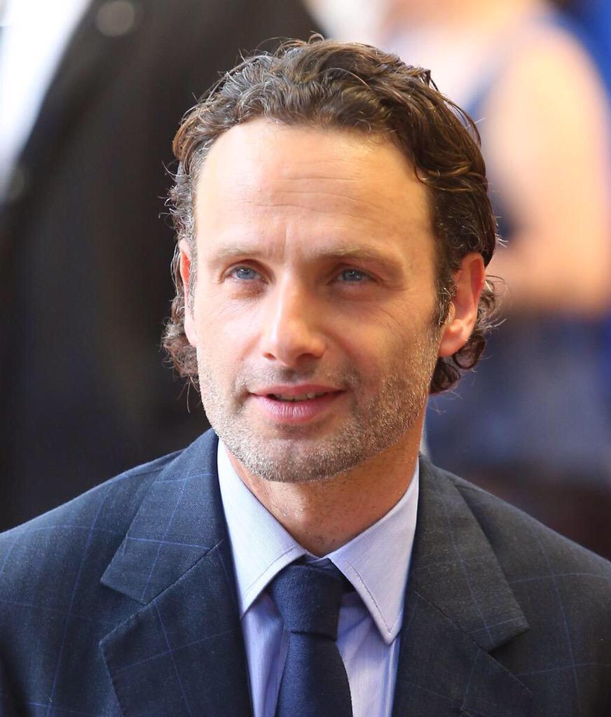fleurylover's tweet photo. Good evening my lovelies! Enjoy your Saturday! #MUCHLINCOLNLOVE #ILoveLincoln #LincoInLovers #HessoDamnHot http://t.co/64jAZz4oxq