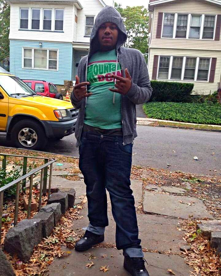 Mir_JordanBlock's tweet photo. Love My niggas Wouldnt Change If I Could 🎩💯 #OhF http://t.co/m8CMmVBxM2