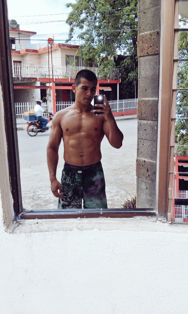 BolasTontas's tweet photo. #Torrestra #Bjj #elseñorenmoto http://t.co/VFWRwnDaKo