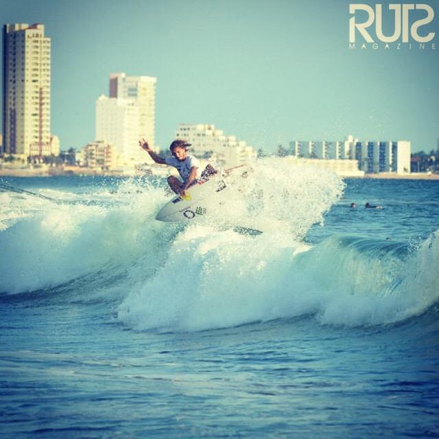rutsmagazine's tweet photo. @angelolozano sobre las olas de Mazatlan #jns2015 campeón nacional http://t.co/EnboaSxt7n