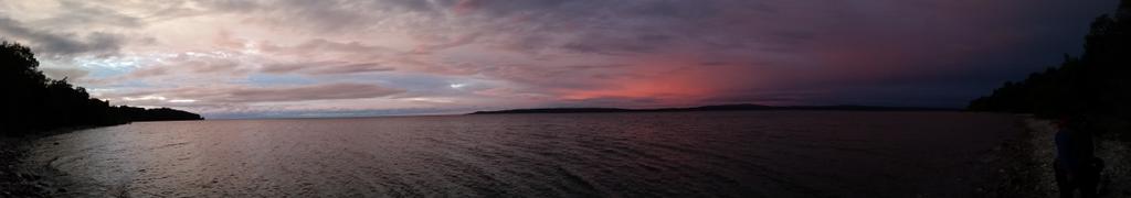 HulsJason's tweet image. Quite a creative director on Little Traverse Bay!!  #PureMichigan