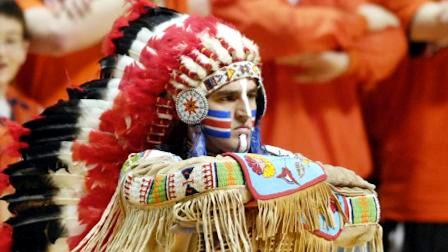 CaptainIllini's tweet photo. #OhGeronimo!! Speaking of, who does Chief Geronimo look like? #Chief_Illiniwek, #ILLINIFootball http://t.co/5i69jkuzWS
