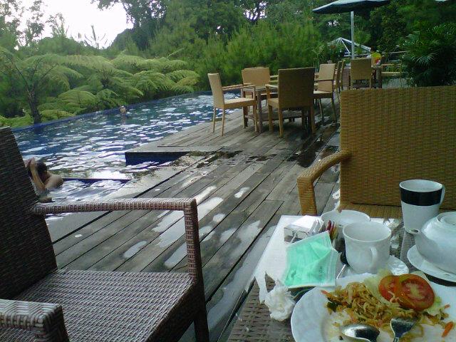 AdamAndikaErl's tweet photo. Enjoy♣ http://t.co/tTP5UwOK78