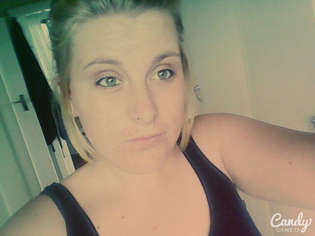 ChellaQiii's tweet image. I never do my make up ...but i was bored #needtips