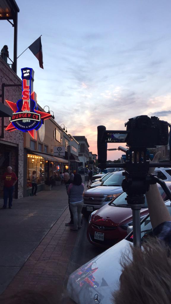 SoulFocus_Media's tweet photo. Out here finishing up our work for @LSABurger, it's going to look amazing! http://t.co/xCENZfTXBA
