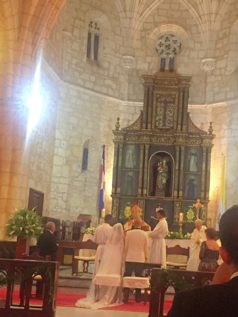 josetejada08's tweet photo. Felicidades @AlanDLerebours 👦🏻💍💐👰🏻. http://t.co/gvFw97hw7e